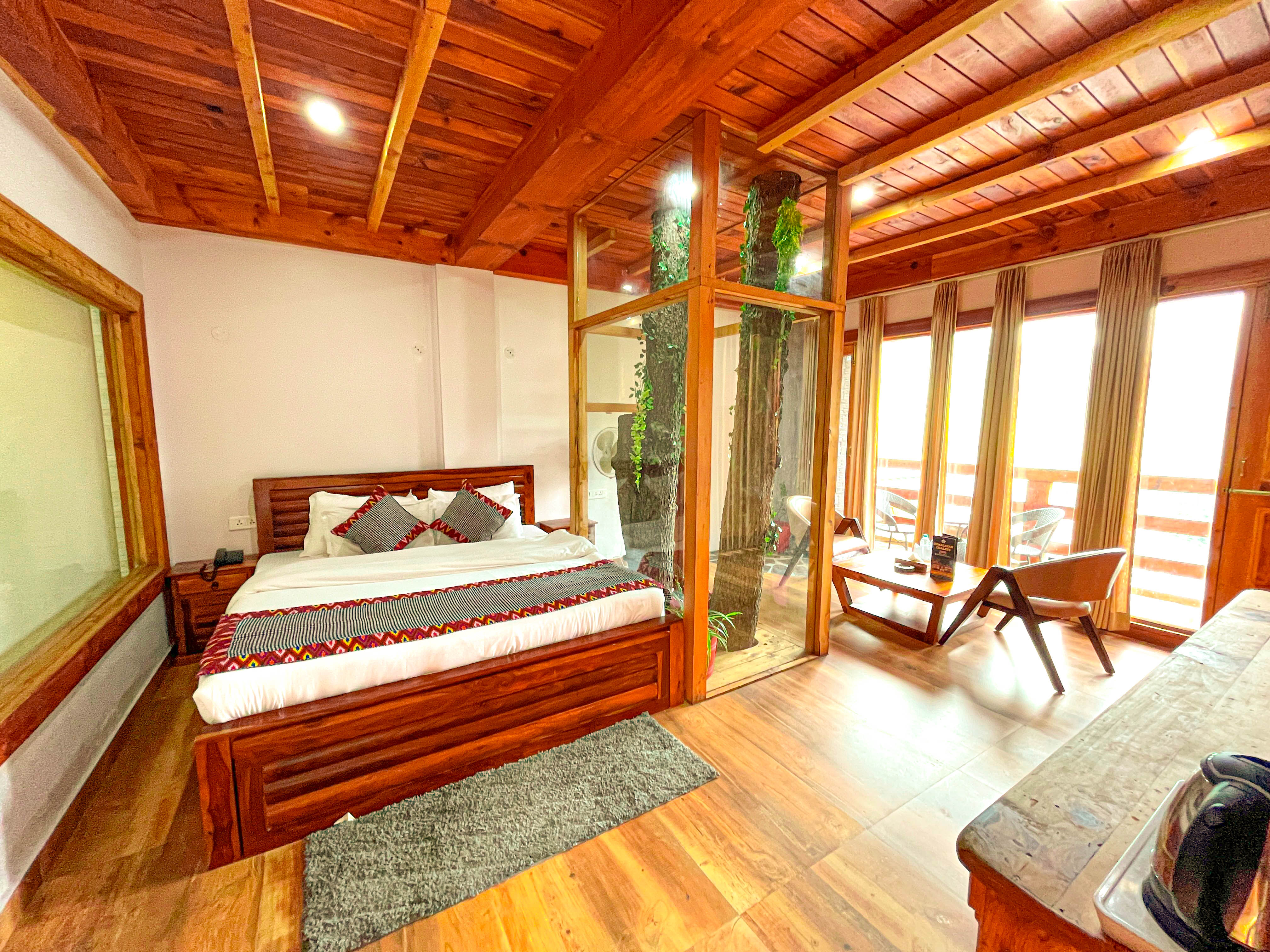 Bridge over the Tirthan river