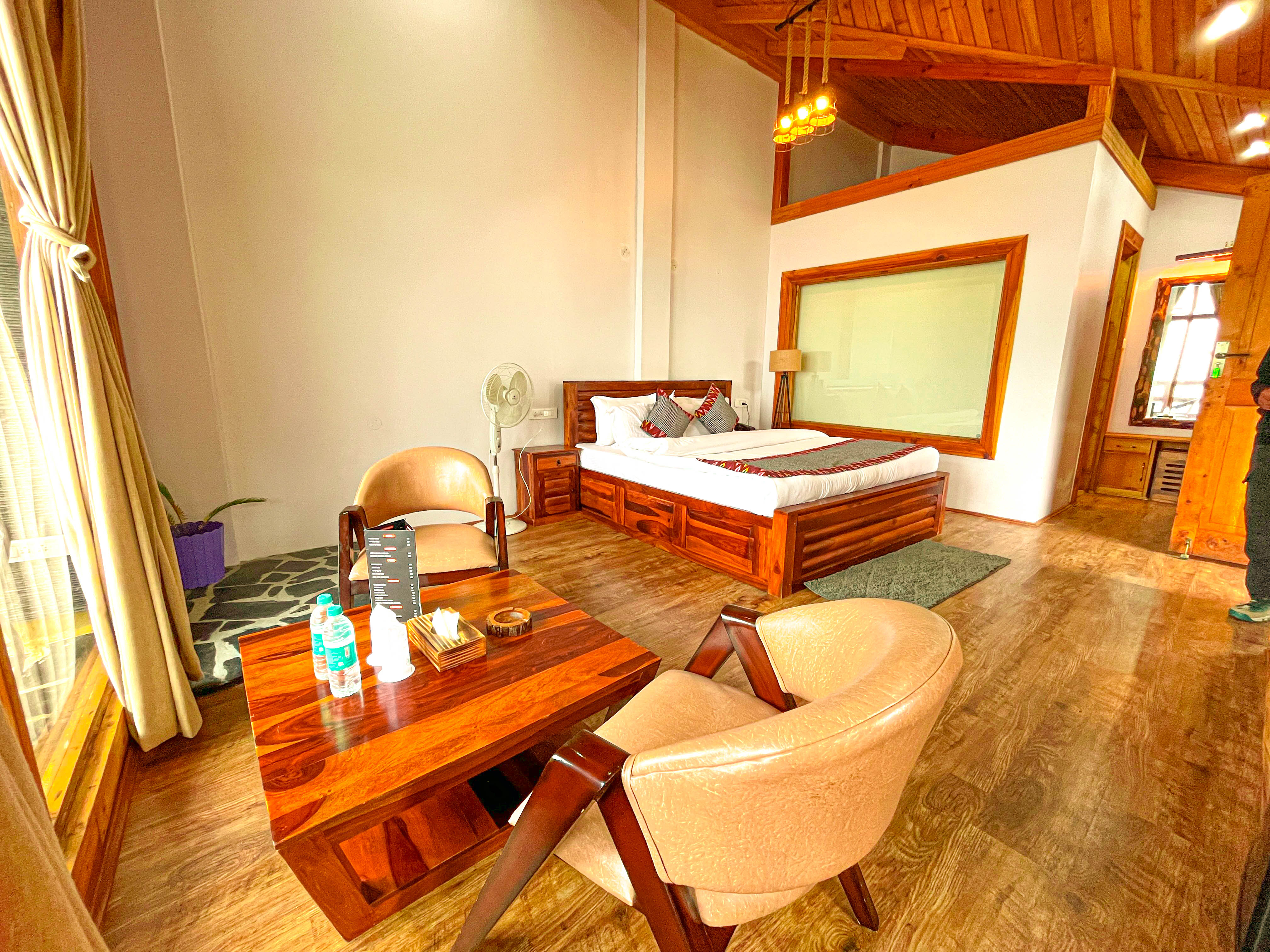 Mountain road to Jibhi